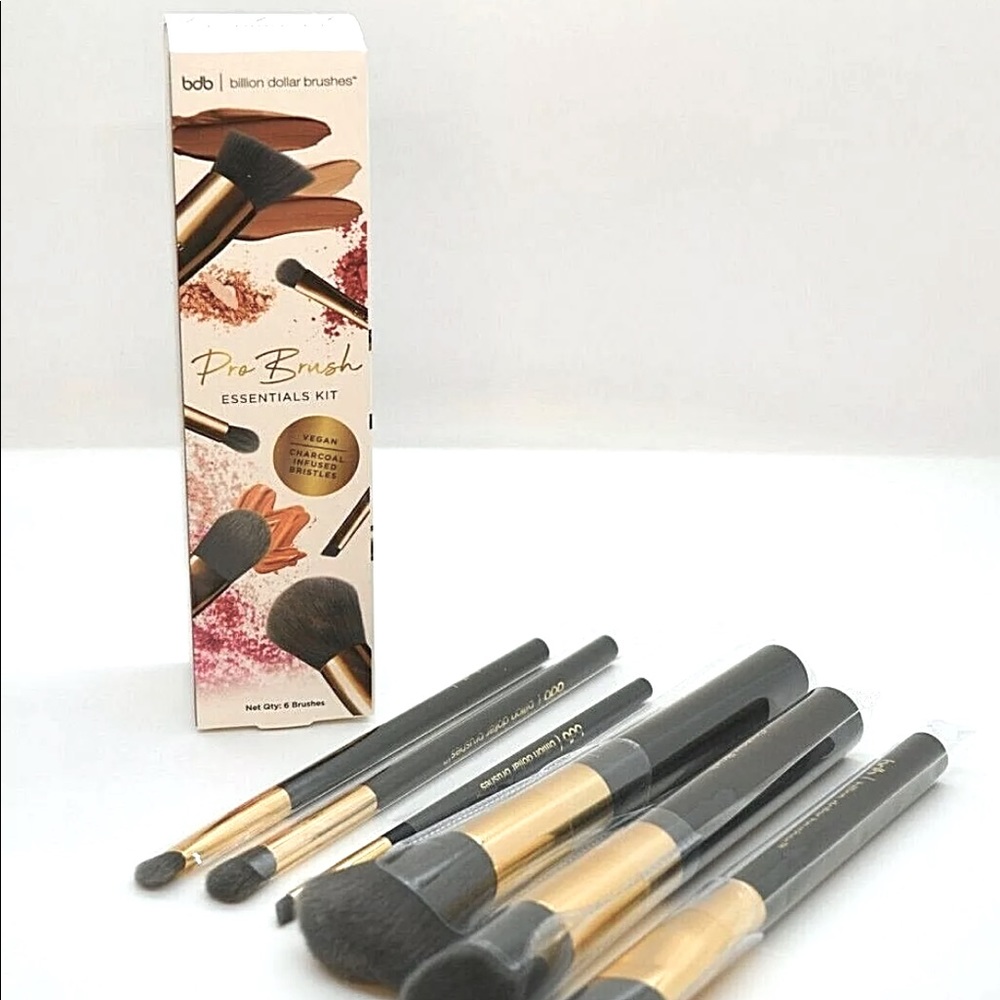 NWOT BDB Billion Dollar Pro Brush Essentials Kit
